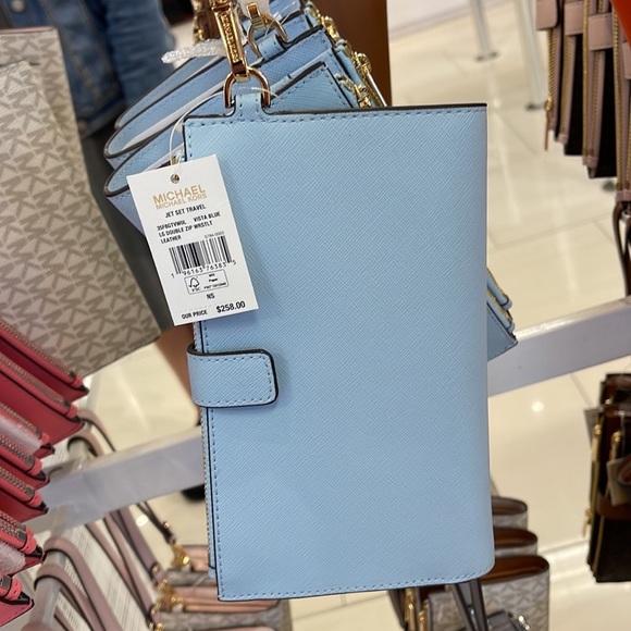 MICHAEL KORS LARGE DOUBLE ZIP WRISTLET WALLET PHONE CASE CLUTCH 
Vista Blue - Picture 5 of 16